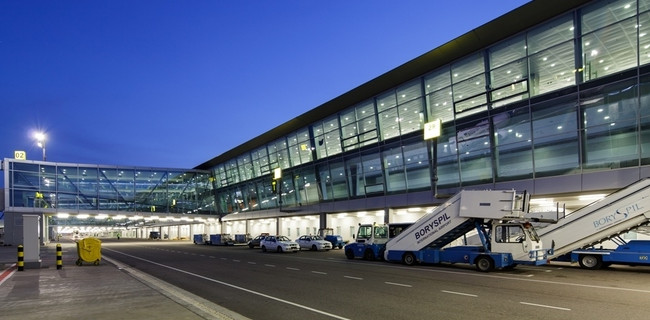 Повернення українців додому перед закриттям кордонів: список рейсів