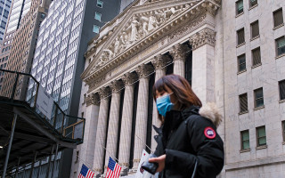 Коронавирус в США: возле оружейных магазинов наблюдаются очереди