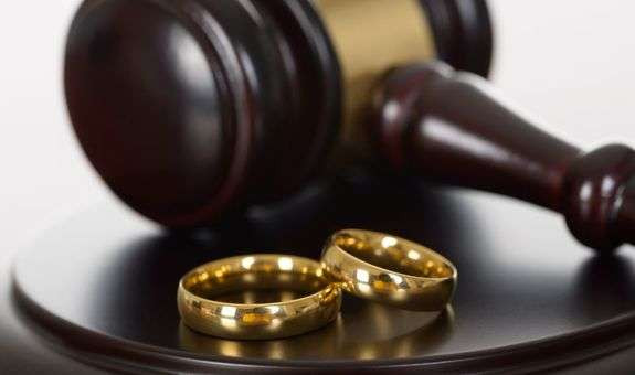 Надання строку для примирення подружжя є лише правом суду, а не його обов’язком