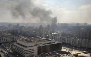 Столб дыма окутал Киев: где вспыхнул пожар