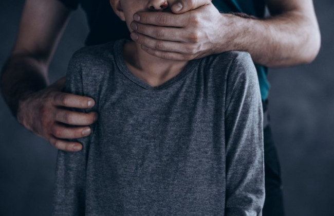 На Донеччині чоловік протягом двох років розбещував неповнолітніх: зловмисника затримано