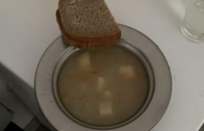 Устроил скандал из-за ужина: мужчина с коронавирусом из Житомира попал под статью