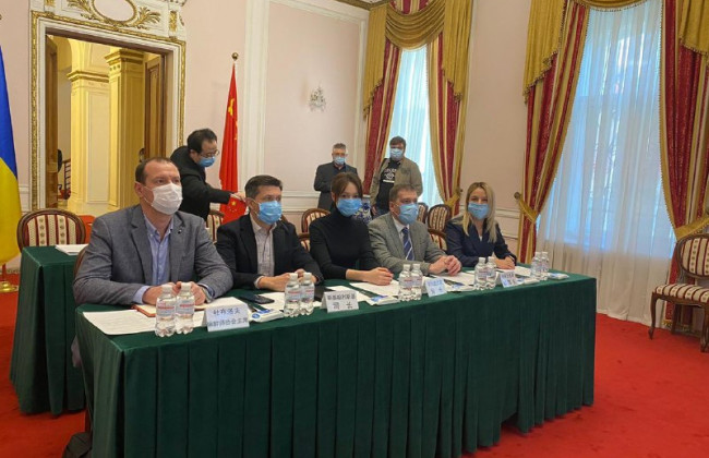 Китай поділився з Україною досвідом профілактики епідемії