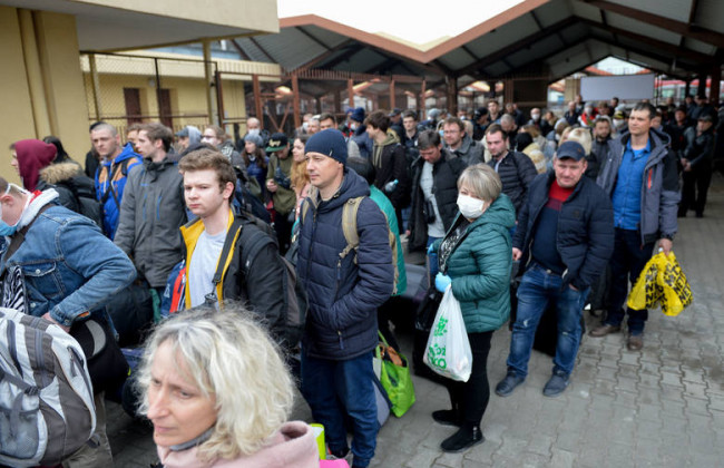 Мэр Перемышля высказался об украинской власти, которая не смогла организовать  нормальное возвращение украинцев домой