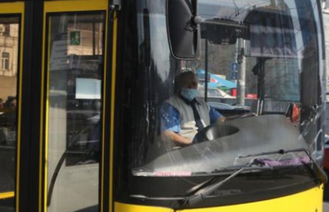 Нотаріальна палата звернулася до Мін’юсту щодо питання перепусток для транспорту