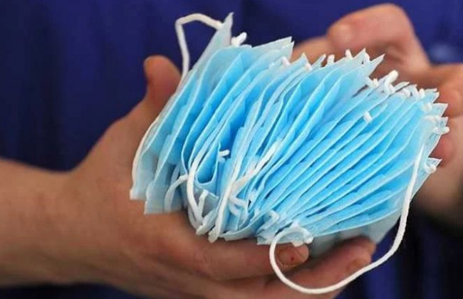 Олексій Гончарук пояснив, навіщо Кабмін дозволив вивозити маски за кордон