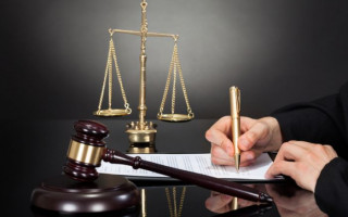 Дискримінація особи у країні походження є обґрунтованою підставою для надання статусу біженця: висновок Восьмого ААС