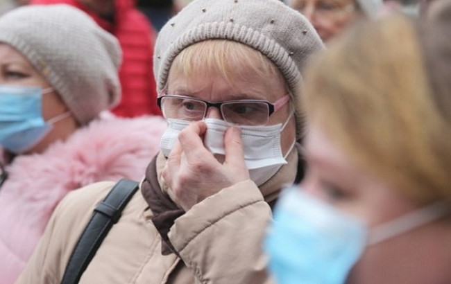 Коронавирус: в Киеве ввели масочный режим