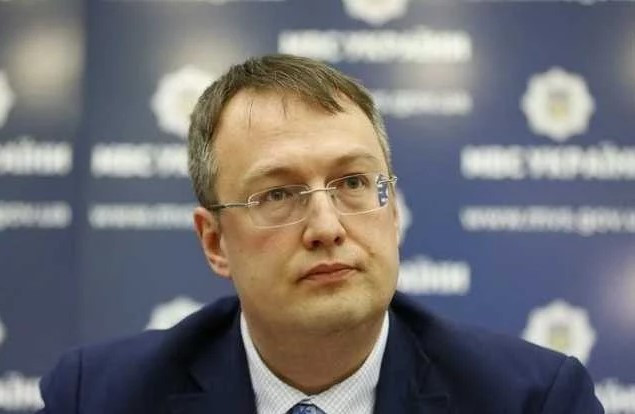 Соблюдение карантина могут начать проверять с помощью мобильных операторов, — замглавы МВД Антон Геращенко