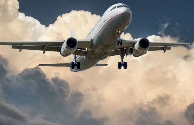 Україна повністю припиняє авіасполучення: що відомо