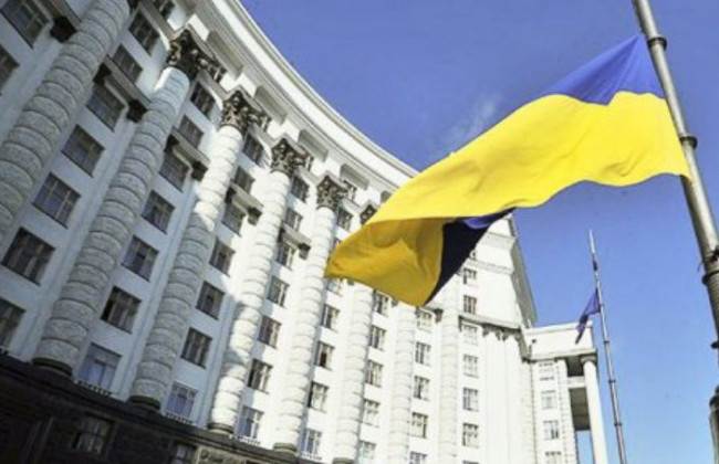 Кому можно работать во время карантина: Кабмин расширил перечень учреждений (обновлено)