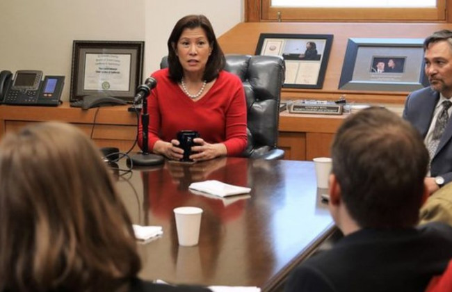 Главный судья штата Калифорния остановила судебные процессы в штате