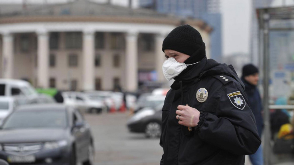 Вказали неіснуючі телефони і адреси: на Харківщині розшукують 10 людей, які втекли від ізоляції
