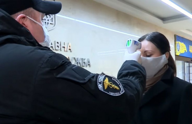 Податкова продовжує роботу: ДПС опублікувала відео, як приймають платників податків