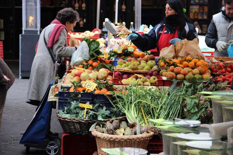 В Минздраве назвали условия для открытия продуктовых рынков