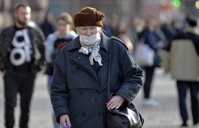 В Минсоцполитики сообщили, как соцработники помогают пожилым людям во время карантина