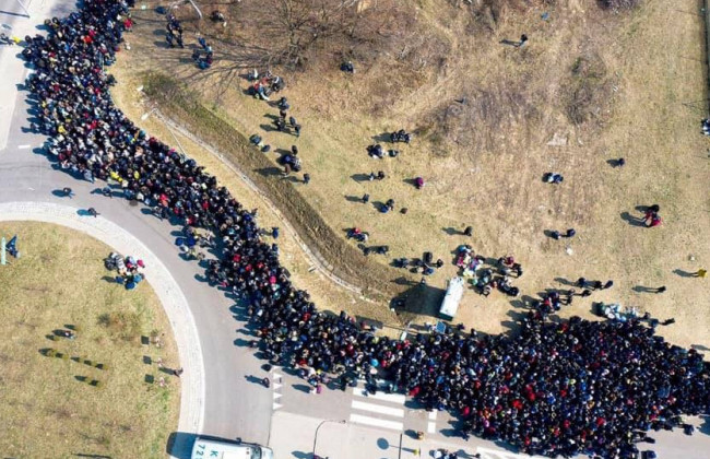 Майже 22 тисячі осіб прибули до українського кордону пішки: подробиці