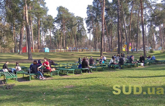На пикник нельзя, а прогулки никто не отменял: как живут киевляне на карантине