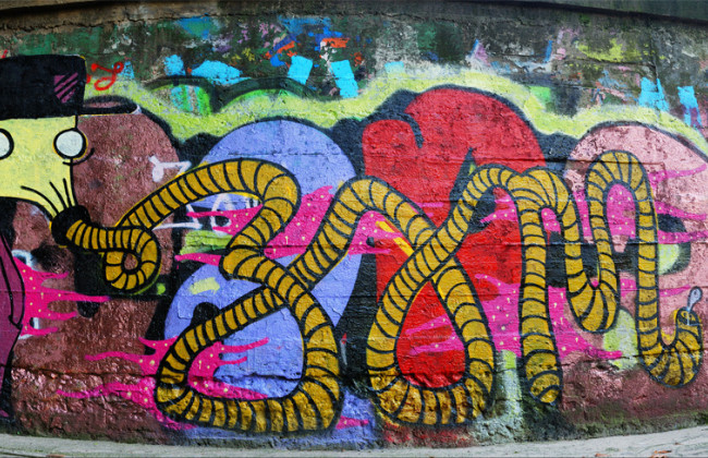 Киевляне предлагают очистить город от граффити