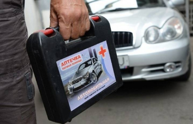 Що обов’язково має бути в автомобільній аптечці