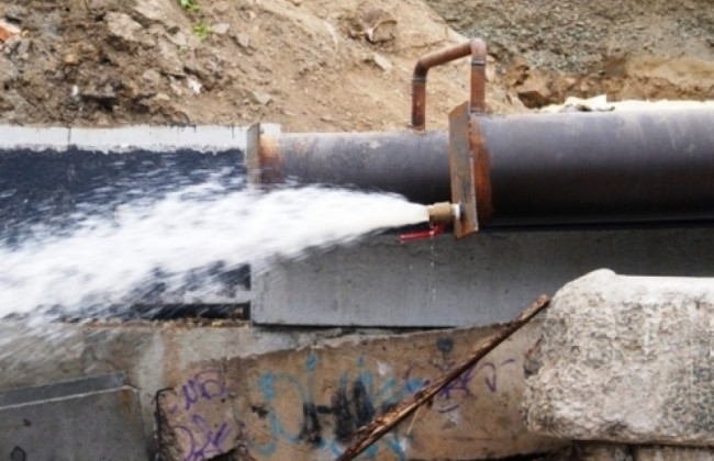 В Киеве улицы ушли под воду: появилось видео