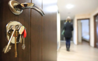 У разі тривалого проживання особи в квартирі виселити її майже неможливо: КЦС ВС