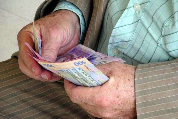 Коли пенсіонери отримають одноразову допомогу 1000 грн: відеороз'яснення Пенсійного фонду