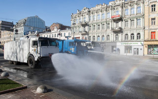 На вулиці Києва виїхали нацгвардійці на водометах: фото