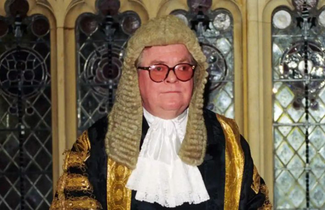 В Великобритании от коронавируса умер один из авторитетных судей в отставке