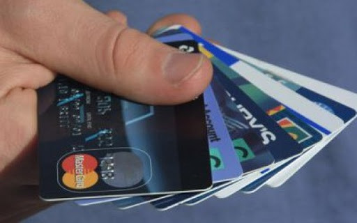 Нові шахрайства з банківськими картками під час карантину: як ошукують українців