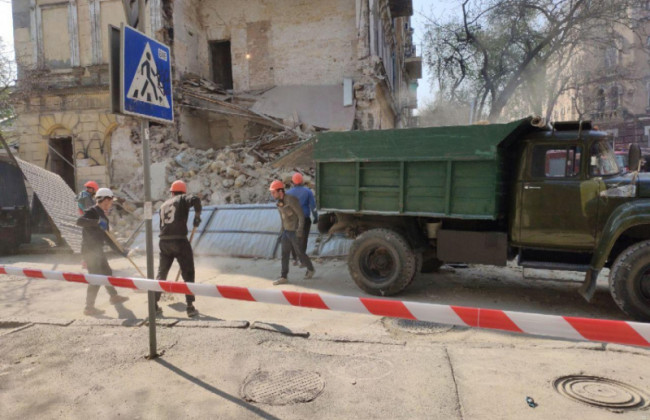 В Одессе обрушился дом: первые подробности и фото