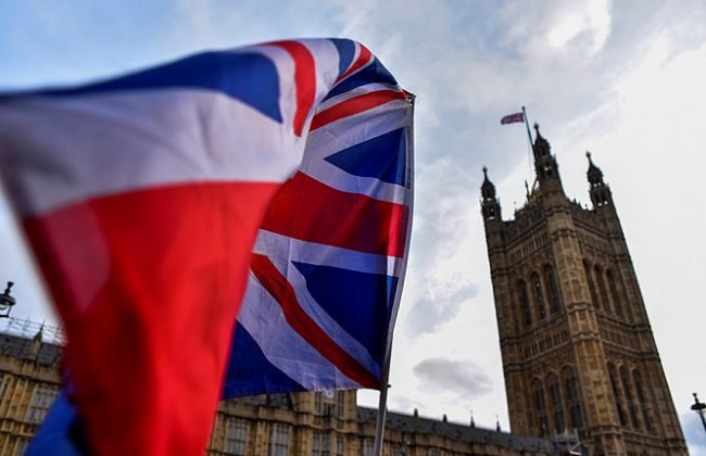 Понад 900 смертей за добу: в Британії зафіксовано пік летальних випадків з початку пандемії