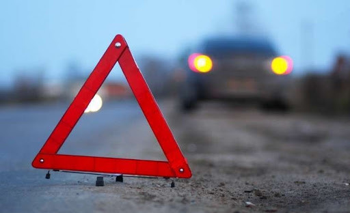 Смертельна ДТП під Києвом: BMW влетів у евакуатор