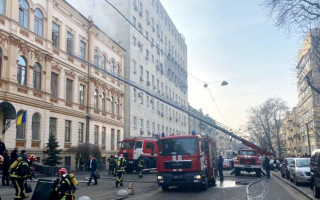 Мощный пожар в центре Киева: подробности