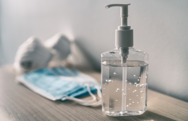 На Київщині поліцейські вилучили антисептичну продукцію сумнівного походження, фото