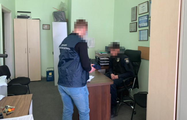 У Києві зухвалий коп жорстоко побив адвоката та його батька: за справу взялося ДБР