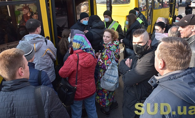 Был на остановке общественного транспорта без маски: суд отказался штрафовать мужчину