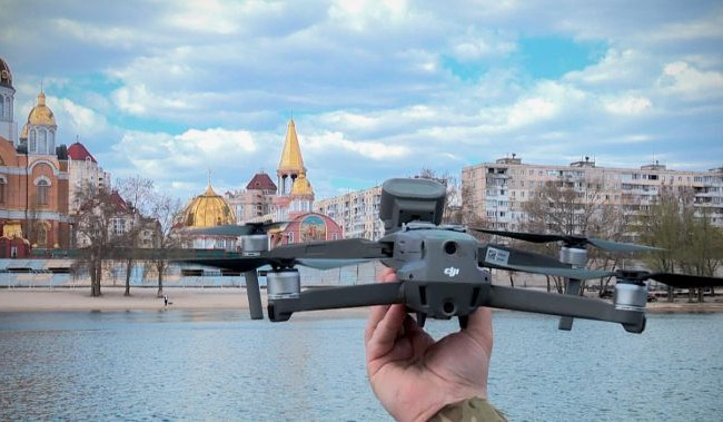 С земли, воды и воздуха: полиция показала, как следит за киевлянами