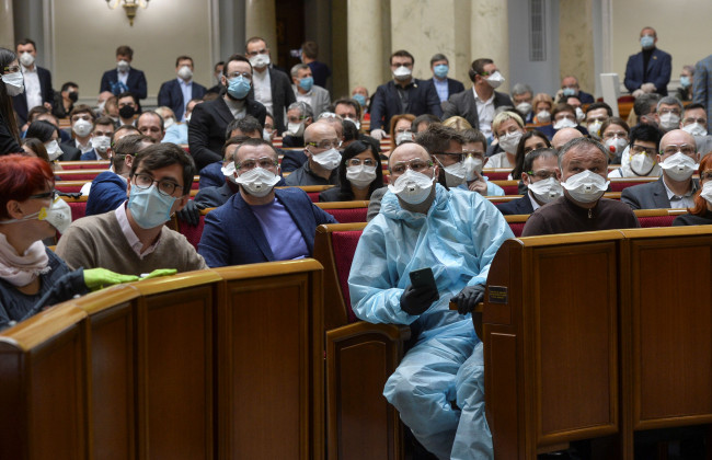 Урежут ли зарплату депутатам законом об изменениях в госбюджет