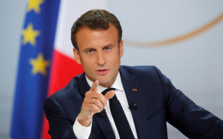 Во Франции карантин продлен до 11 мая