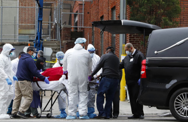 Трамп заявил о выходе США из карантина, хотя COVID-19 прогрессирует