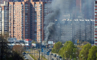 На Позняках вспыхнул мощный пожар