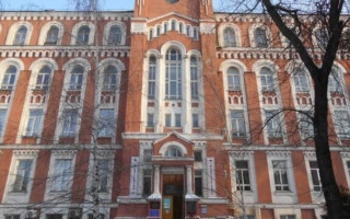 Число госпитализированных с COVID-19 растет: главврач Александровской больницы