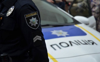 Отобрали деньги и личные вещи: в Киеве посреди улицы произошло дерзкое ограбление