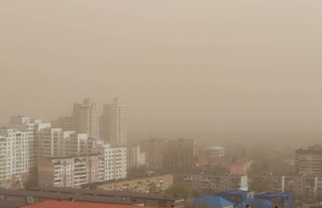 Пилова буря: в Київській міській раді просять лишатися вдома