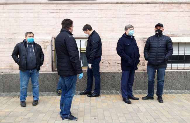 Обрання запобіжного заходу Тетяні Чорновол: біля суду зібралася група підтримки, фото