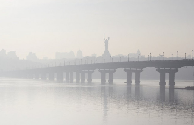 Кличко закликав не відкривати вікна: у повітрі продукти горіння від пожежі у Чорнобильській зоні