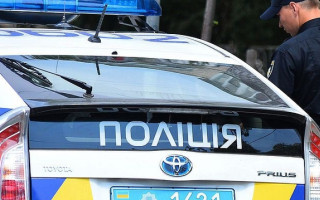 Штурм среди белого дня: в Киеве неизвестные пытались захватить предприятие, фото
