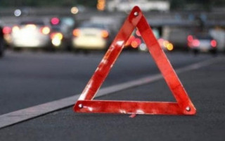 На скорости влетел в дерево: в Одессе произошло смертельное ДТП