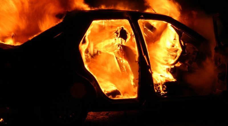 В Киеве за сутки сгорели два автомобиля: фото